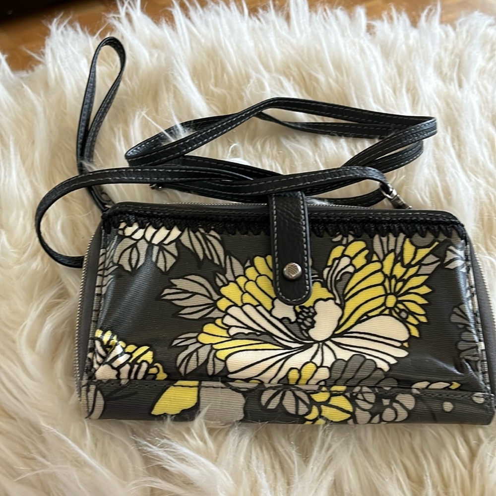 Large sakroots smartphone crossbody bag/ Wristlet